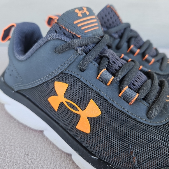 Under Armour Assert 8 Youth SZ 4Y Sneaker Grey Breathable Tie 3022100-101 - Picture 10 of 10